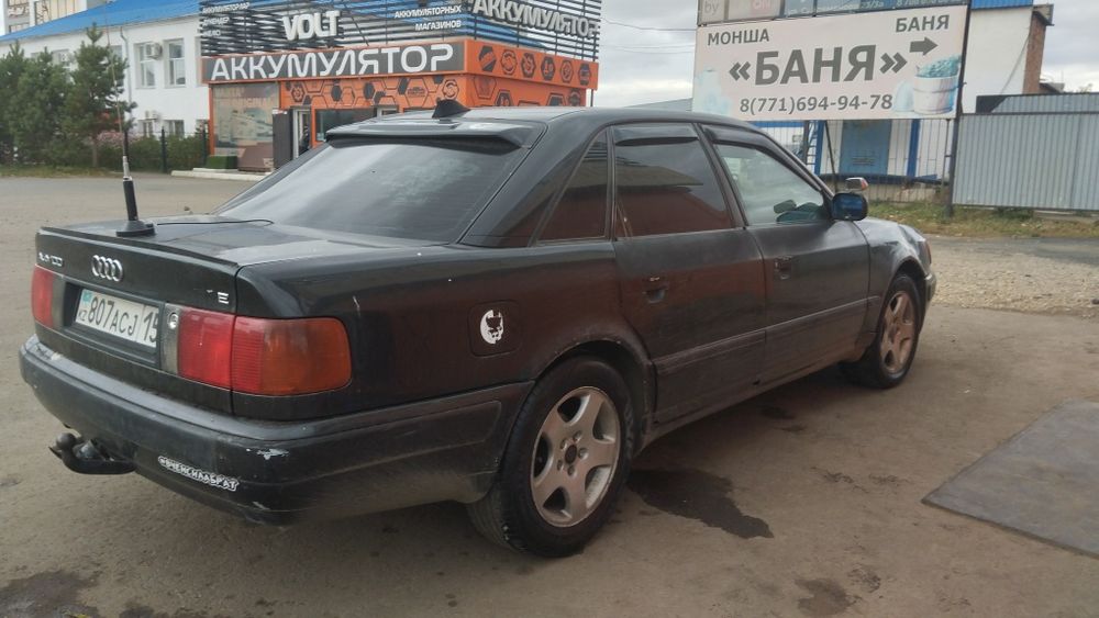 Срочно продам Ауди 100 ц4
