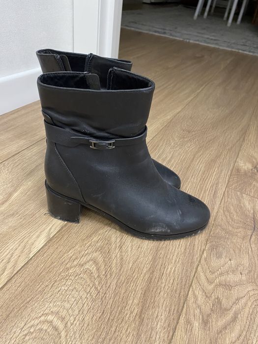 Продам полуботинки женские