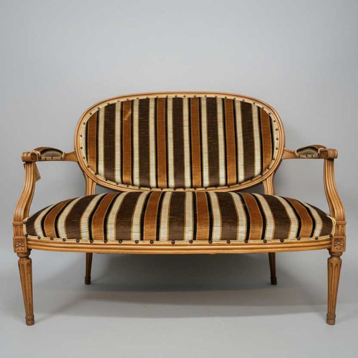 Винтидж Канапе „CANAPÉ“ в стил LOUIS XVI (НЕОКЛАСИКА)