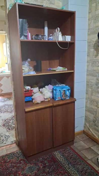Трюмо, шкаф ва китоб жавон сотилади 1,5 млн сум нархи яна келишилади