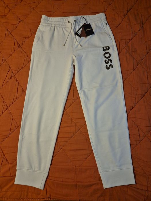 Pret ocazie Pantaloni Hugo Boss xl original noi cu etichetă