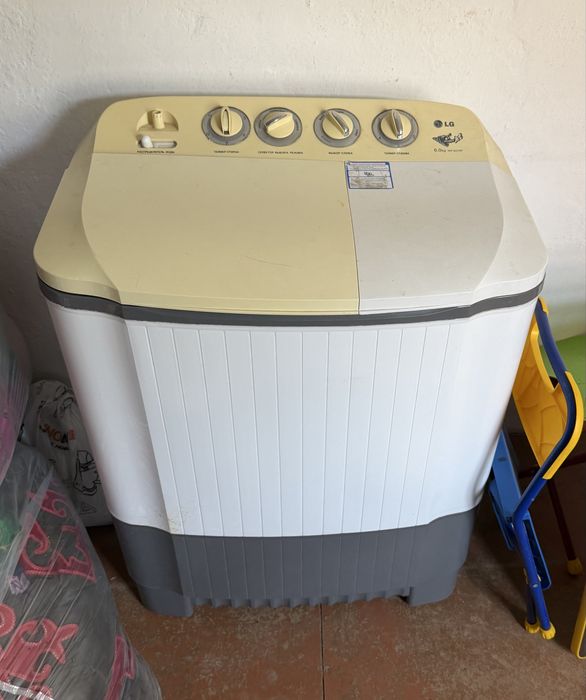 Стиральная машинка полуавтомат.