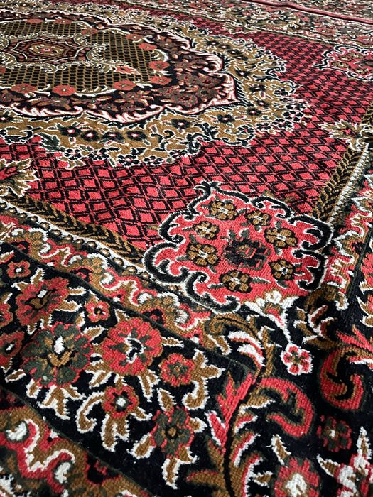 Кілемдер сатылады (2 дана)