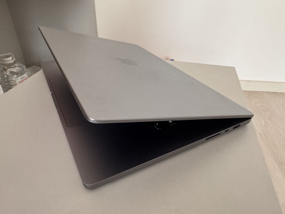 MacBook Pro 16', M1 Pro, 16 Gb RAM 2021