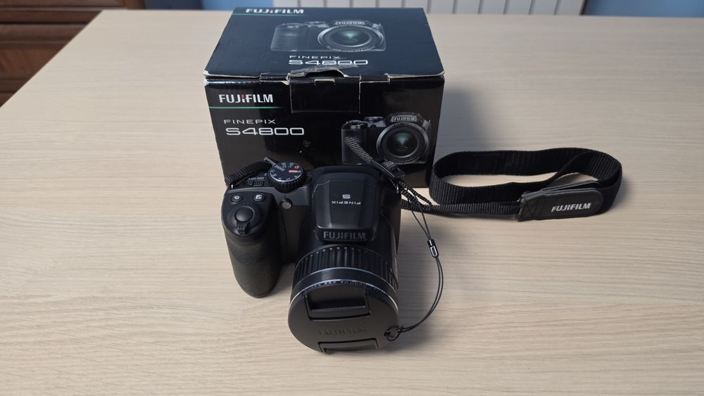 Camera foto Fujifilm FinePix S4800