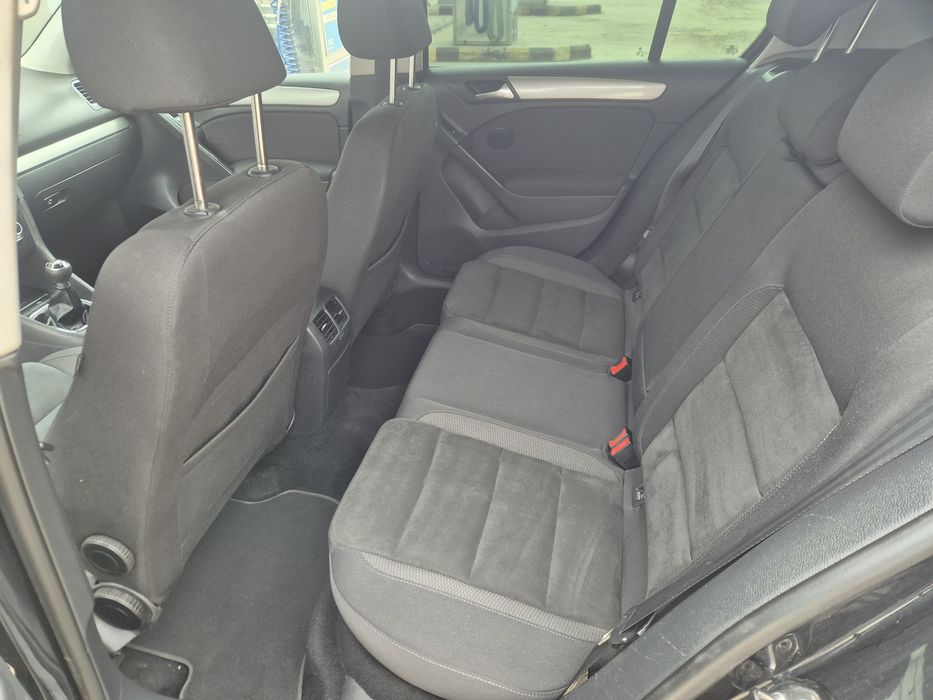 Vw Golf 6 hatchback 1.6 tdi 2010 Interior Alcantara
An fabricație 20