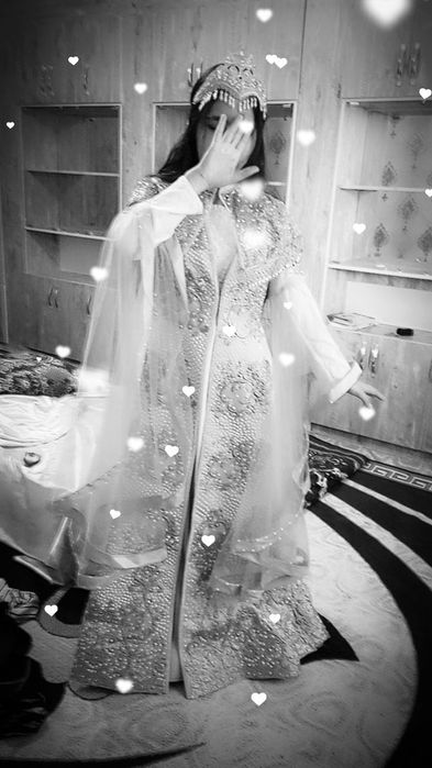 Kelinlar toʻni qimmat toza ogʻir toshlar bn bezatilgan