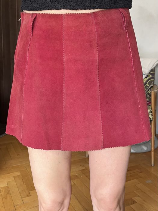 Дамска велурена пола