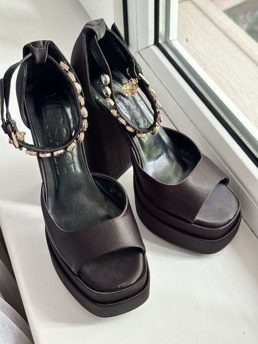 Туфли Братц, почти новые, надевала 2 раза