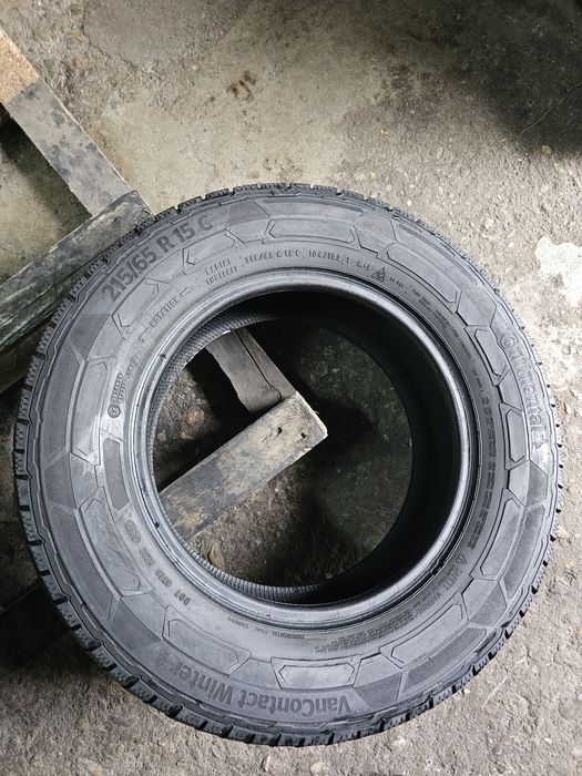 2 anvelope iarna 215 65 15C Continental