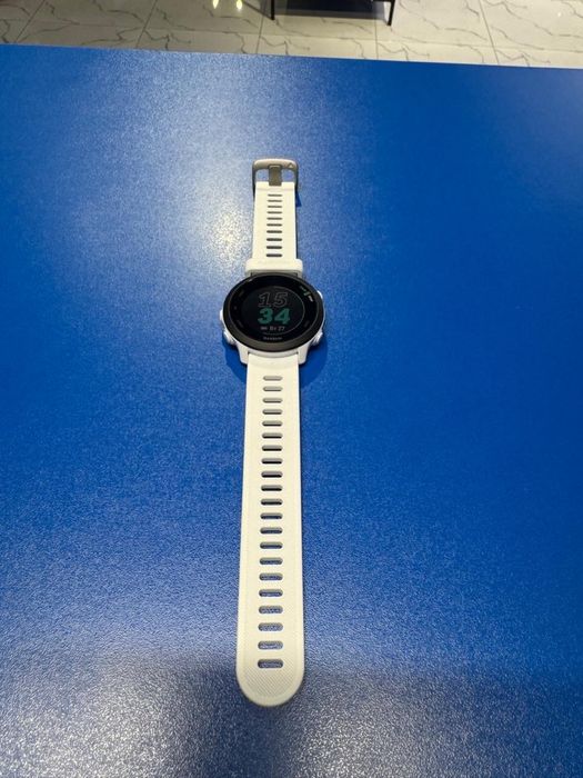 Часы Garmin.