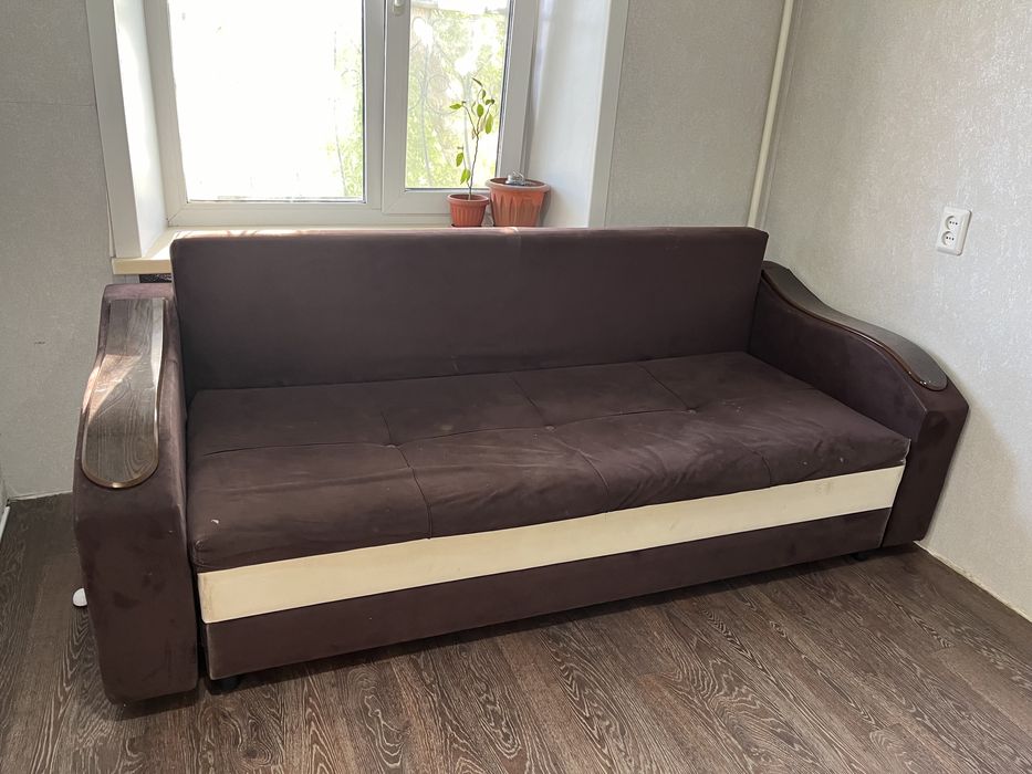 Продам диван в хорошем состоянии