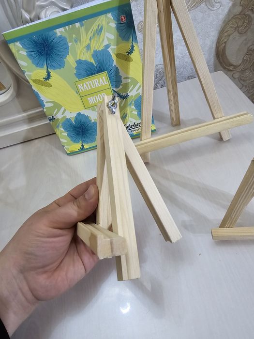 Маленький мольберт