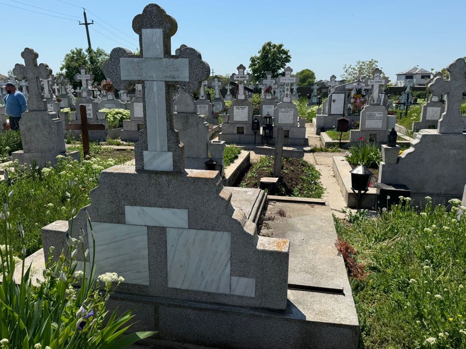 Cavou cu 6 locuri ,cimitir privat ,Măgurele uman