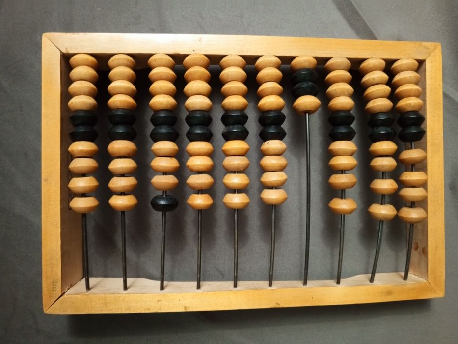 Счёты старинные в отличном состоянии