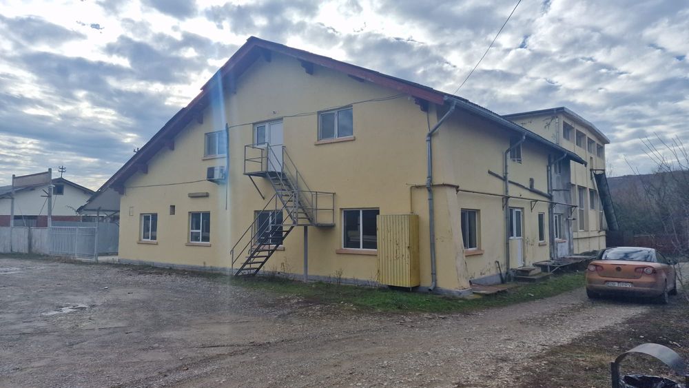 VAND/INCHIRIEZ cladire,teren,spatiu comercial