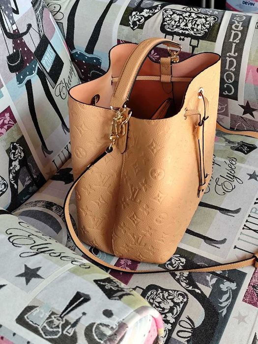 LOUIS VUITTON Дамска Чанта Монограм Кожа