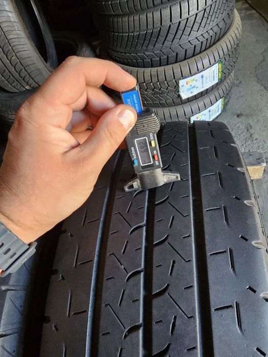 2 anvelope vara 235 65 16C Bridgestone 7mm 2020