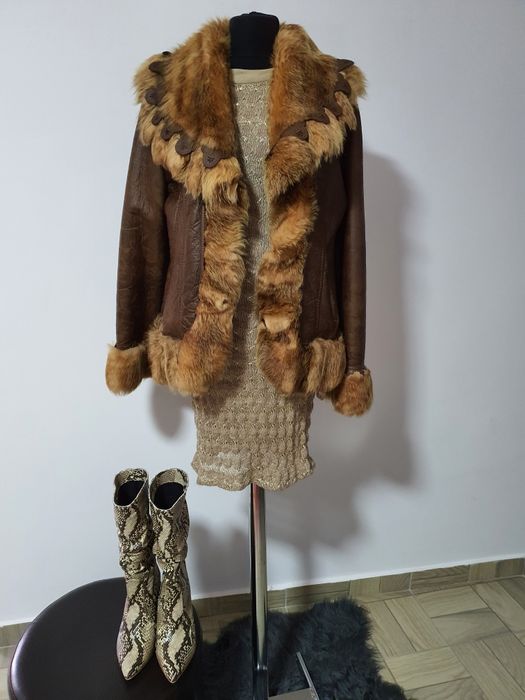 Blana naturala de vulpe si piele naturala, guler spectaculos;