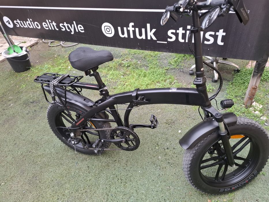 Elektiro velosipet kotta
