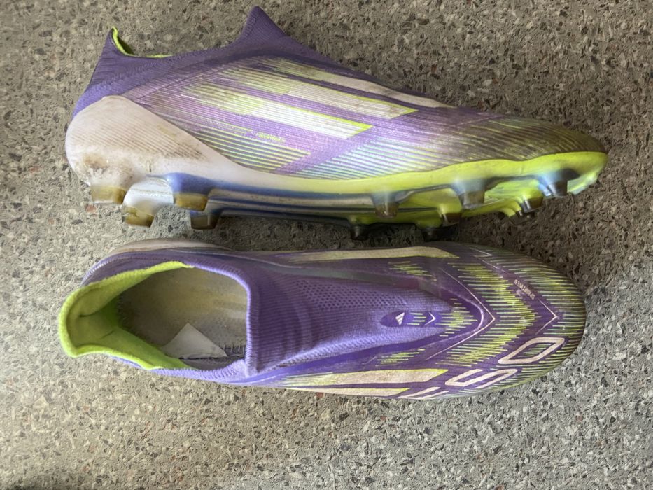 Ghete de fotbal Adidas F50.