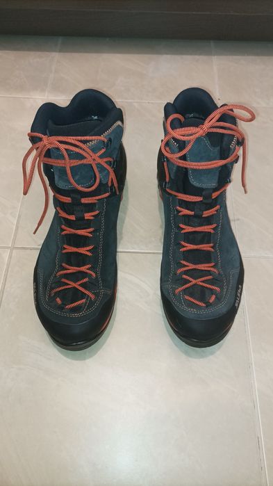 Туристически обувки