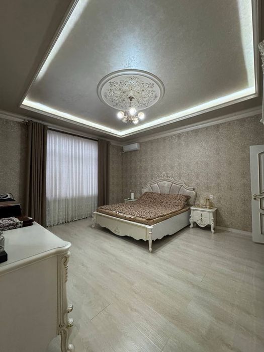 Охунбобоев Мевазор (Олмазор тумани)  4,3 сотих 5 хона Евро ремонт