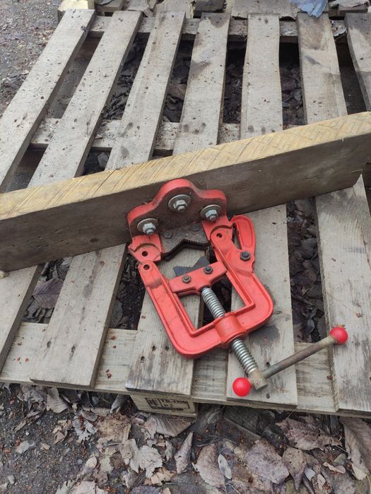 Тиски для труб струбцина