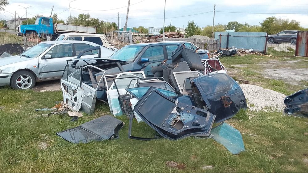 Продам  машины по запчастям