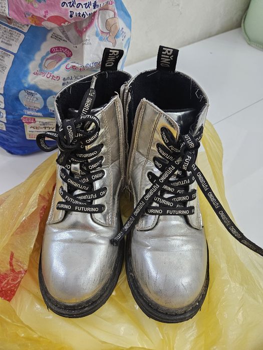 Детская обувь на размер 24,33,35