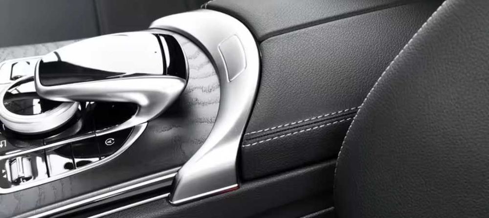 Хромирана лайсна пред подлакътника за Мерцедес Mercedes w205 w253