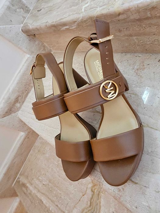 MK дамски сандали на ток