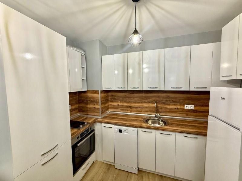 Дава се под наем Двустаен апартамент в София, Дружба 2 - 69 кв.м за 698.19 € - Снимка #2