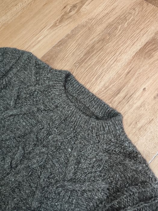 Pulover gros din lână hand made mărimea M