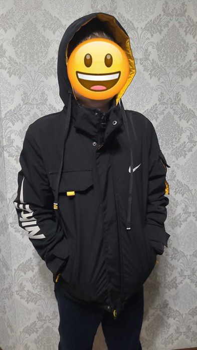 Куртка демисезонная на мальчика.