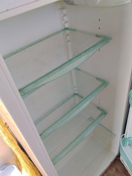 Холодильник б/у продам