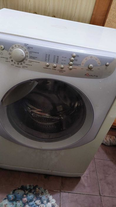 Стиральная машина Ariston AQUALTIS