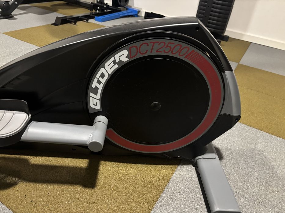 Bicicleta eliptica FLOW FITNESS