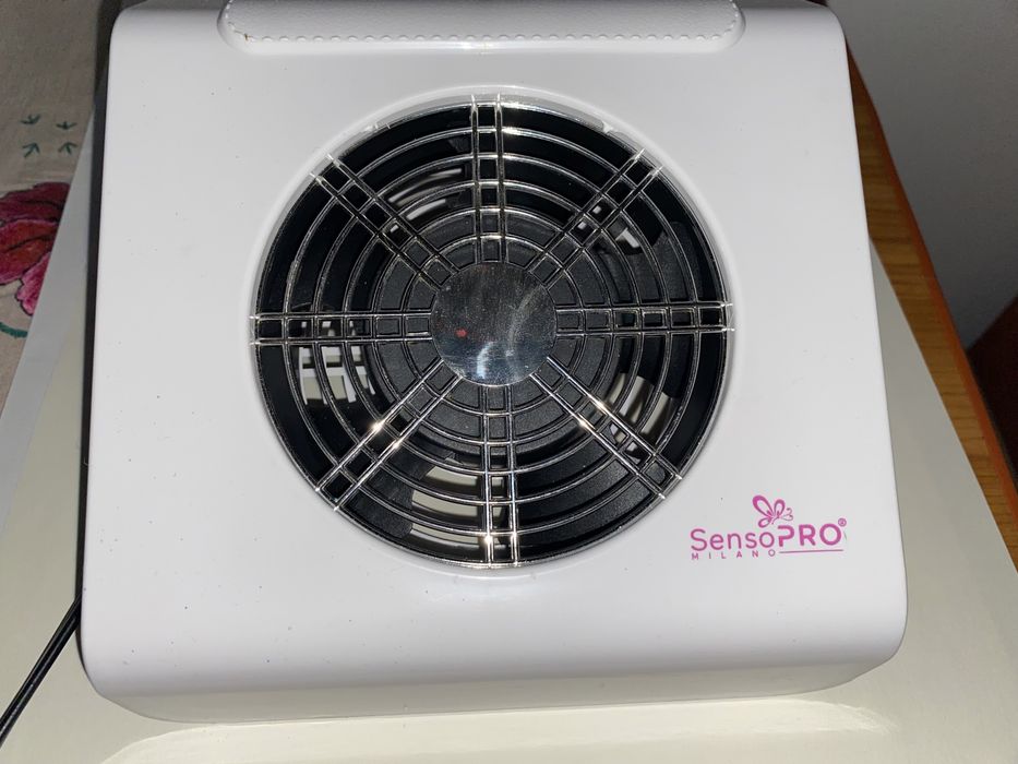 Aspirator praf unghii Sensopro