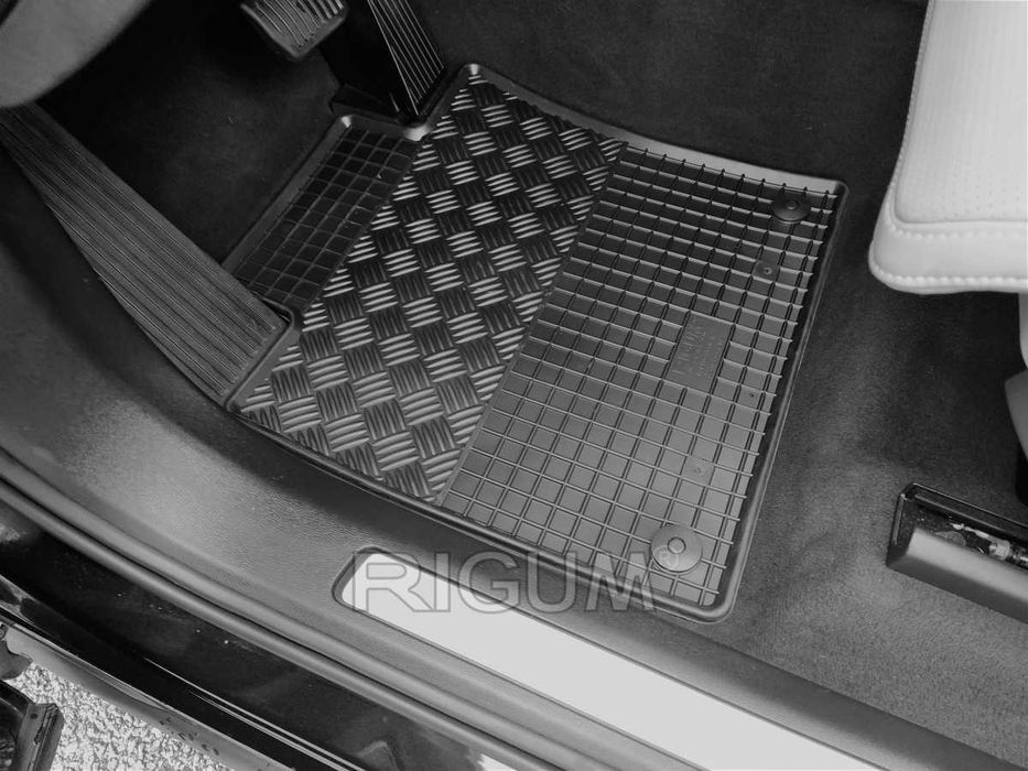 Гумени стелки или багажник VOLVO XC60 + PHEV след 2017 г.