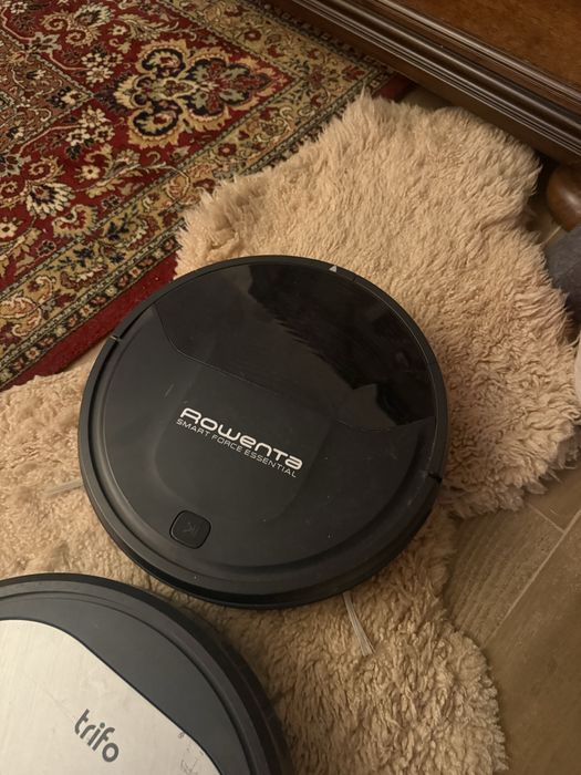 Robot aspirator de casa cu perii Rowenta + Trifo praf