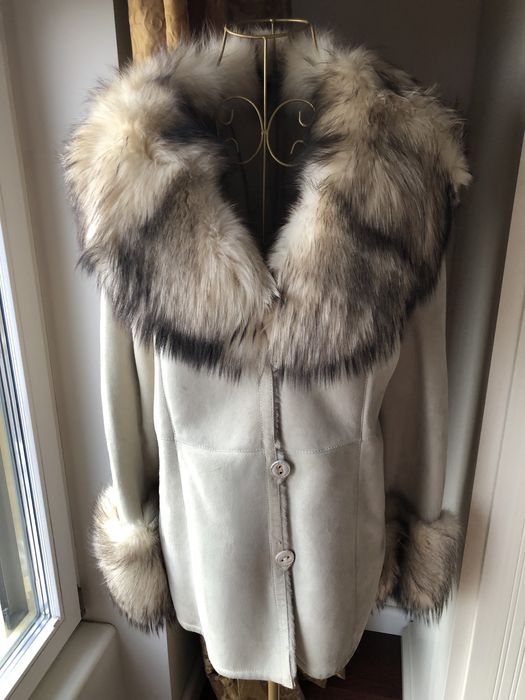 Кожух с яка от лисица.Размер 44