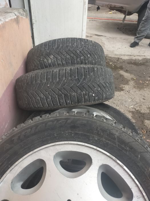 Зимние шины и титановый диск
