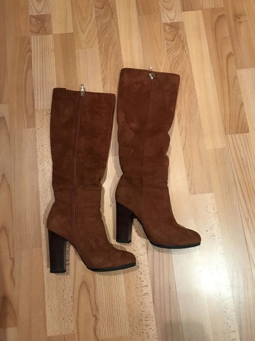 Продам замшевые сапоги