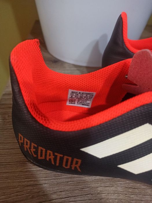 Бутсы футбольные и сороконожки