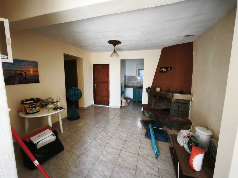 Продава къща 80 м2, апартамент 55 м2, строеж 77 м2, склад 30 м2 с двор 575 м2 в Кердилия, Гърция