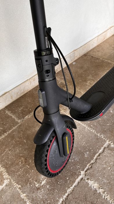 Trotinetă Electrică Xiaomi – Perfect Funcțională (Frâne Bune, Viteza 25 km/h)