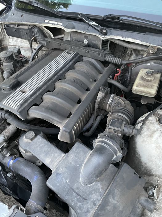 Продам Двигатель М52б28