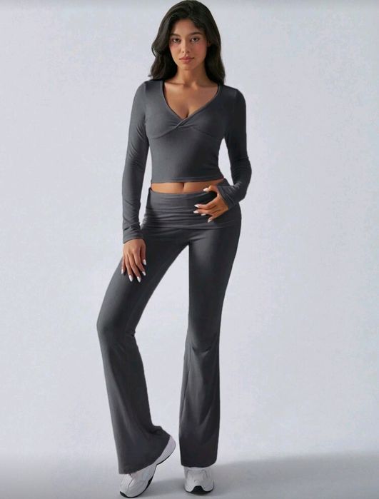 Нов дамски комплект от две части – Кроп топ и панталон чарлстон