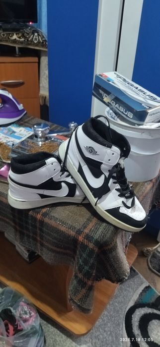 Vând adidasi in stare exceptinala